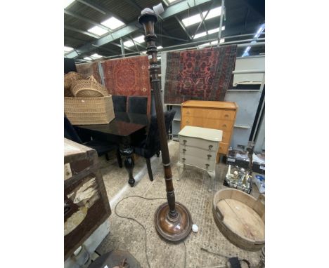 WOODEN STANDARD LAMP