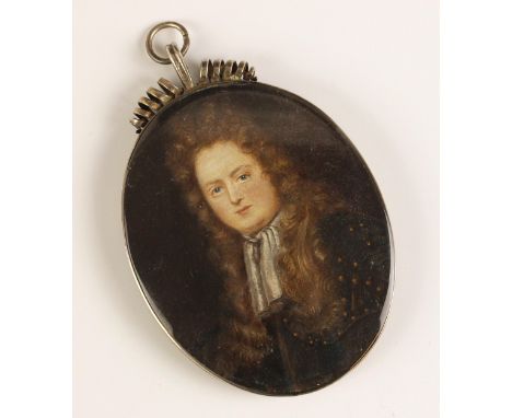 English school (late 17th or early 18th century),A bust length portrait miniature depicting a gentleman in long wig with stoc