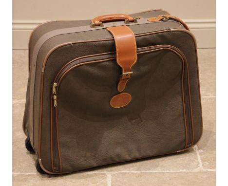 A Mulberry travel case in mole scotch grain, outlined with tan leather saddle trim, the interior lined with Mulberry tartan, 