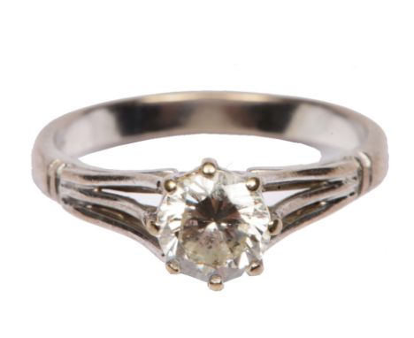 18ct gold ring with solitaire diamond setting