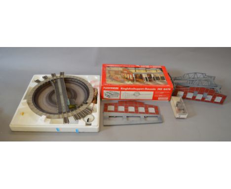 OO Gauge / H0 scale Fleischmann turntable together with part built 3 road engine shed kit, remaining parts in box (Unchecked 