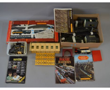 OO Gauge Hornby Intercity 125 train set, together with a quantity of track & accessories, including Hornby Dublo engine shed.