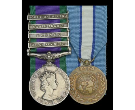 Pair: Private T. R. Traill, Parachute Regiment  General Service 1962-2007, 4 clasps, Malay Peninsula, Borneo, South Arabia, N