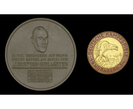 German Second World War Porcelain Plaques. A highly attractive Deutsche Kampfsprele Nuremberg 1934, 50mm diameter in gold and