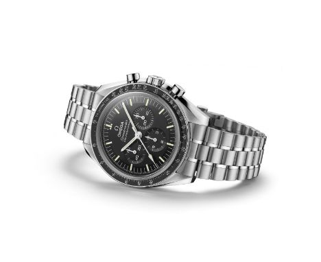Reference number 78762331, the 42mm round black dial with baton hour markers, calibrated outer ring, three subsidiary inner d