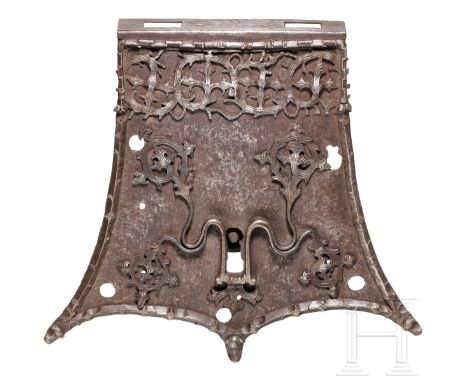 Hochwertiges gotisches Truhenschloss, süddeutsch, um 1500  Eisernes Schloss mit trapezförmiger Grundplatte mit fünf Befestigu