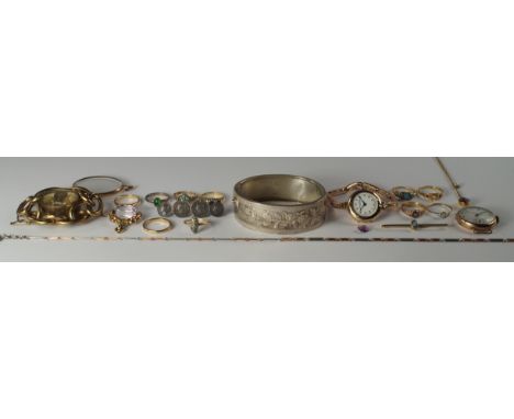 A miscellaneous collection of jewellery to include a 9ct gold cased ladies wrist watch, Reid & Sons, New 'Castle' Lever, with
