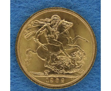 1962 sovereign of Elizabeth II, our grade aEF. P&amp;P Group 1 (£14+VAT for the first lot and £1+VAT for subsequent lots) 