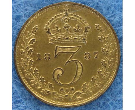 1887 gilt silver threepence of Queen Victoria. P&amp;P Group 1 (£14+VAT for the first lot and £1+VAT for subsequent lots) 
