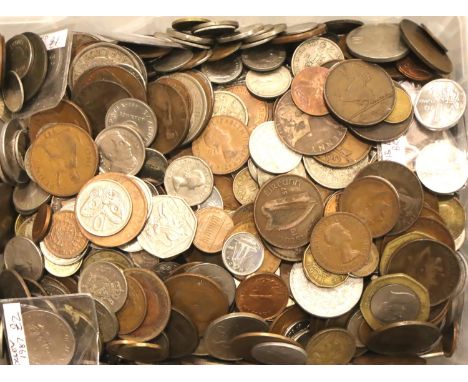 A large collection of 20th century world coins. P&amp;P Group 1 (£14+VAT for the first lot and £1+VAT for subsequent lots) 