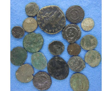 Collection of Mid-Late Roman Empire coins, 200-400AD. P&amp;P Group 1 (£14+VAT for the first lot and £1+VAT for subsequent lo