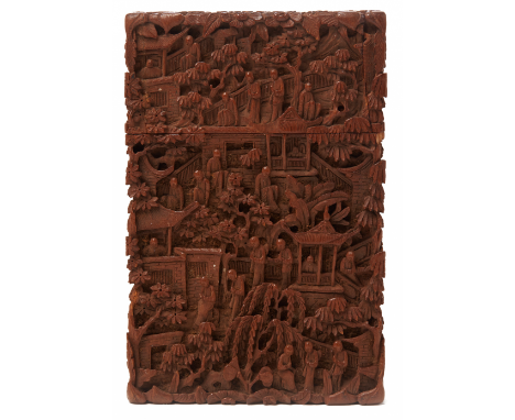 A CARVED BOXWOOD CARD CASE Canton, 19th Century 11.5cm x 8cm 48gr &gt;&gt; In good condition, one small chip to upper rim
___