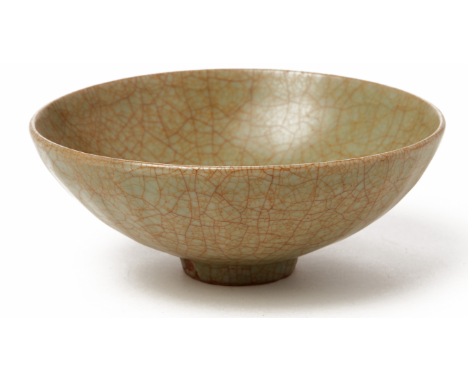 A LONGQUAN CELADON BOWL Song Dynasty, according to the inventory With crackle glaze 17cm diameter / 420gr Provenance: purchas