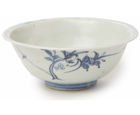 A BLUE AND WHITE PORCELAIN BOWL (5) Sparsely decorated to the exterior with foliage 15.5cm diameter Provenance: Purchased fro