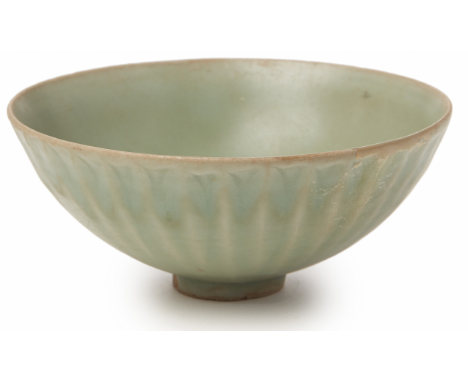 A LONGQUAN CELADON BOWL With petal moulded exterior 17cm diameter 400g &gt;&gt;Restored chip on the rim
_____________________