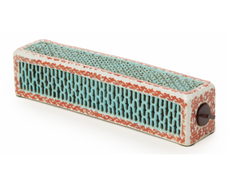 A LONG RECTANGULAR PORCELAIN CRICKET CAGE 19th Century, according to the inventory 20cm long / 330gr Provenance: Purchased fr