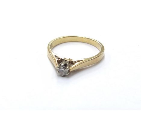 An 18ct gold diamond solitaire ring. Size J, 2.1g 