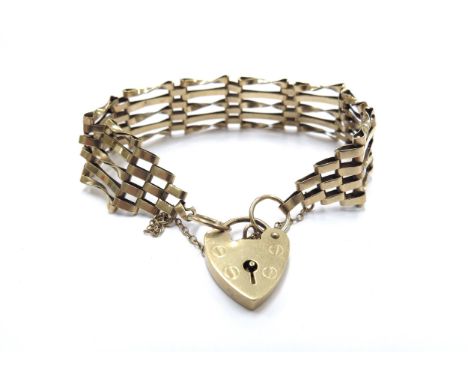 A 9ct gold gate link bracelet, 17cm long, 10.9g 