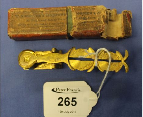 Set of sovereign and half sovereign scales, by T. Simmons, in original box. (B.P. 24% incl. VAT)
