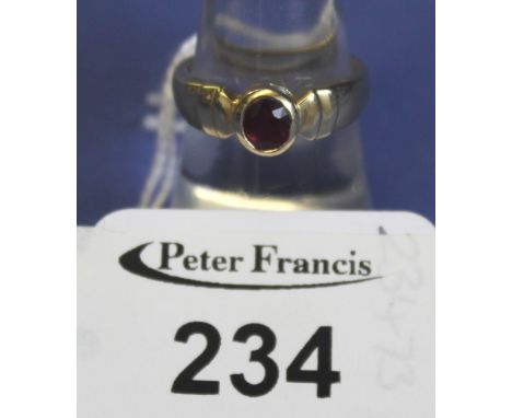 18ct gold, garnet ring, 4.6g approx.(B.P. 24% incl. VAT)