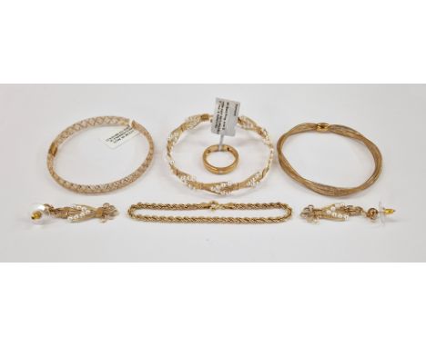 9ct gold mesh bangle, a 9ct gold plaited mesh bangle, a 9ct gold rope-pattern bracelet,&nbsp;a 9ct gold and single stone diam