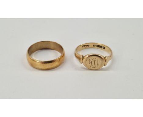 9ct gold wedding ring size L1/2&nbsp; and 9ct gold signet ring size M1/2, 5.9g total approx&nbsp;(2)&nbsp;