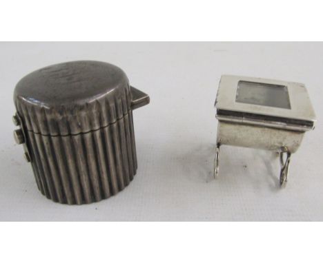 Victorian silver stamp box, glass, with hinged lid, curved body on scroll supports , 3.5 sq x 3.5 h cm, Birmingham 1899, Vict