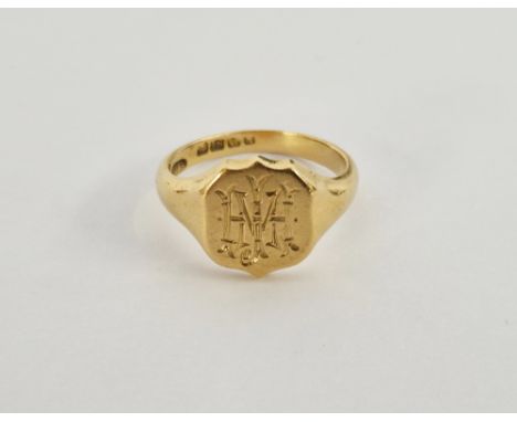 18ct gold signet ring with shield shape top&nbsp;size P1/4, 7.5 approx