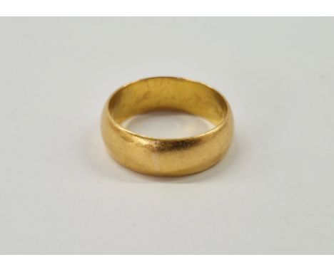 Gold-coloured metal wedding ring, cushion-shaped size L1/2, 6g approx.&nbsp;