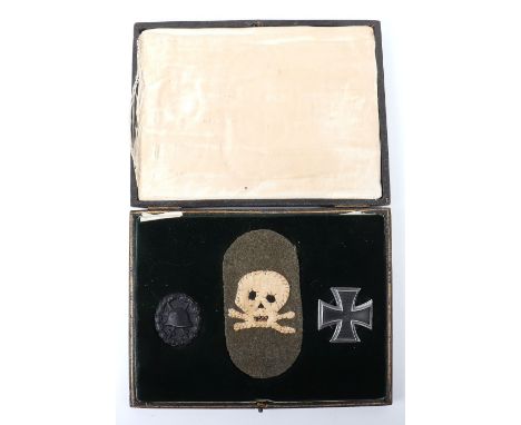 Imperial German Sturm Battalion Iron Cross Award Cased Set, consisting of 1st class Imperial German Iron Cross with screwback