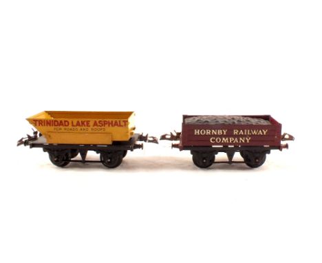 Hornby 0 gauge W31 rotary tipping wagon, Trinidad Lake asphalt and W29 coal wagon, Hornby Railway Co, white transfer