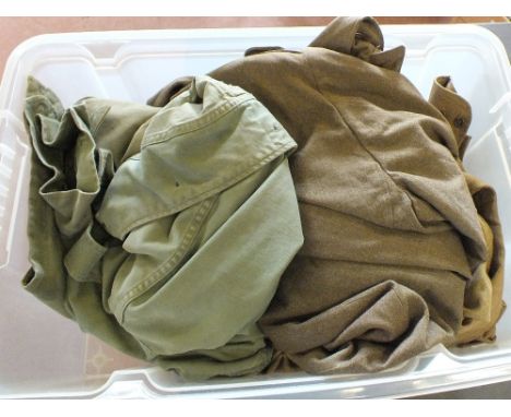 A mixed lot of four USA Army shirts and two jackets