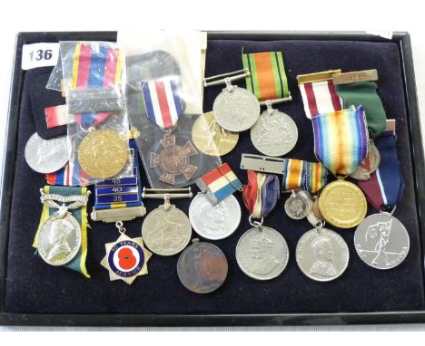 Large collection of WW1 & WW2 Medals and medallions 