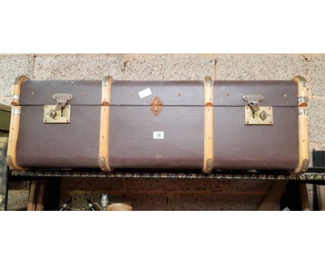 VINTAGE STEAMER TRUNK