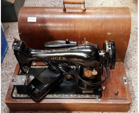VINTAGE ELECTRIC SINGER SEWING MACHINE WITH FOOT PEDDLE CONTROL IN CARRY CASE