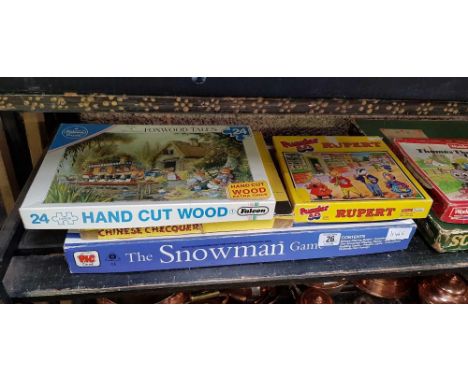 SHELF WITH MISC JIGSAW PUZZLES & VINTAGE GAMES, SCRABBLE, THOMAS THE TANK ENGINE GAME