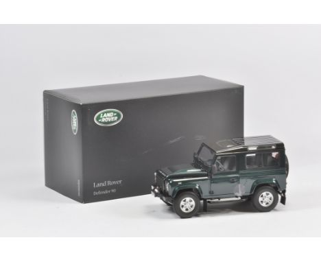 Kyosho 1/18 Scale Land Rover Defender 90. Green. Near Mint in Box.