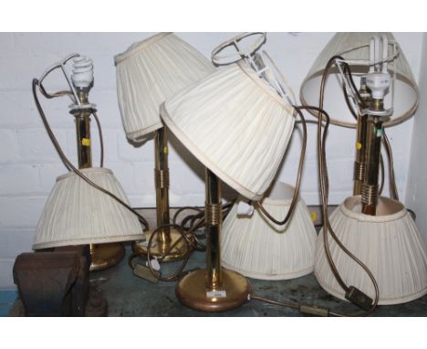 A SELECTION OF TABLE LAMPS