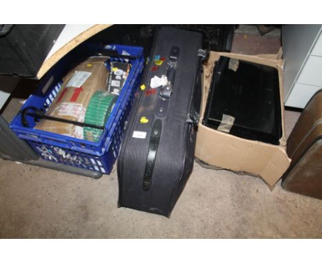 A QUANTITY OF SUNDRIES TO INCLUDE CROSLEY RECORD PLAYER, BOOKS, ETC