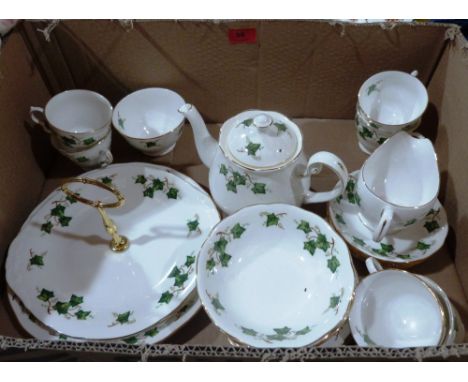 A Colclough 28 piece Ivy pattern tea service to include the cakestand