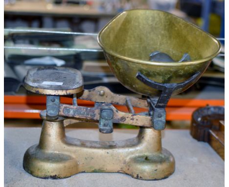SET OF VINTAGE KITCHEN SCALES     