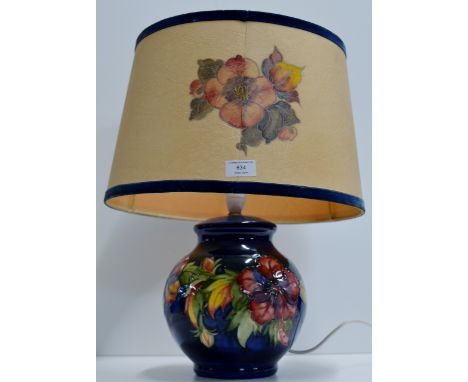 9½" MOORCROFT POTTERY TABLE LAMP WITH MATCHING SHADE     