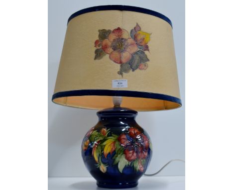 9½" MOORCROFT POTTERY TABLE LAMP WITH MATCHING SHADE     