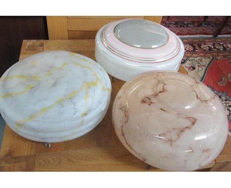Box containing three vintage coloured and marbled glass fly catcher light shades. (B.P. 21% + VAT) 