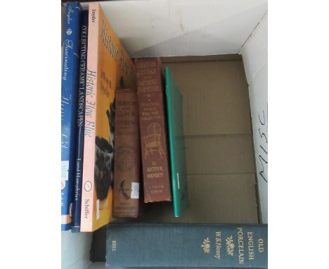 Box of vintage and modern antique & collectables books to include; 'Old English Porcelain' W.B Honey, 'Chats on Cottage and F