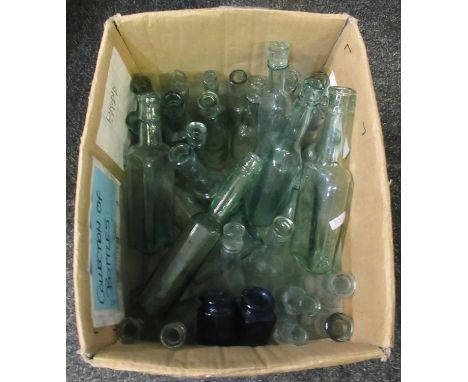 Box containing various vintage glass bottles of various sizes, one marked 'Hoe's Sauce' and two blue glass inkwells etc. (B.P