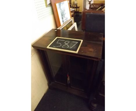 SMALL DARK MAHOGANY DISPLAY CABINET WITH PILLAR SUPPORTS
