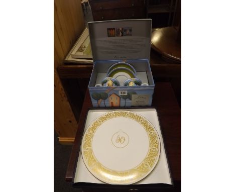 BOXED SET OF ROYAL WORCESTER, PAIR OF RAINBOW DAYS CUPS &amp; SAUCERS &amp; BOXED COMMEMORATIVE CAKE STAND