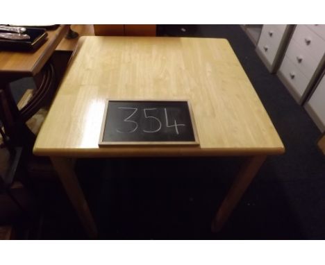 LIGHT WOOD KITCHEN TABLE (2ft SQUARE)