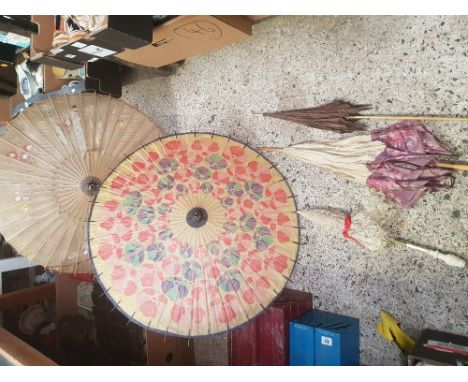 TWO VINTAGE GOLF CLUBS, SILK &amp; LACE WOOD HANDLED PARASOLS 